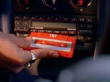 Все почалося з клацаючого звуку стрічки