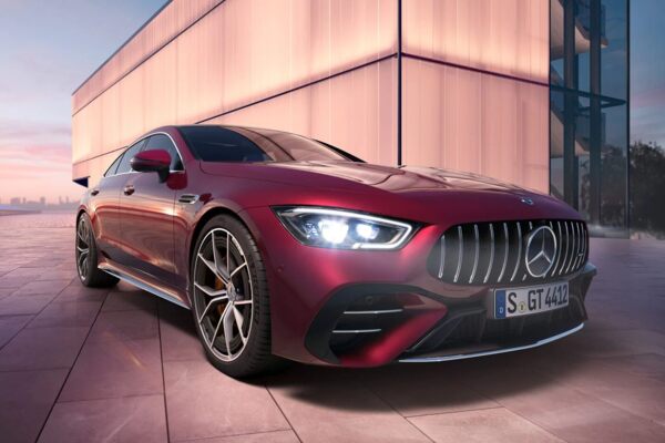 Стильне оновлення популярного Mercedes-AMG GT 4-Door Coupé