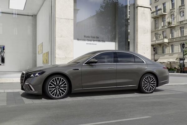 Новий Mercedes-Benz S-Class: довершений у кожній деталі
